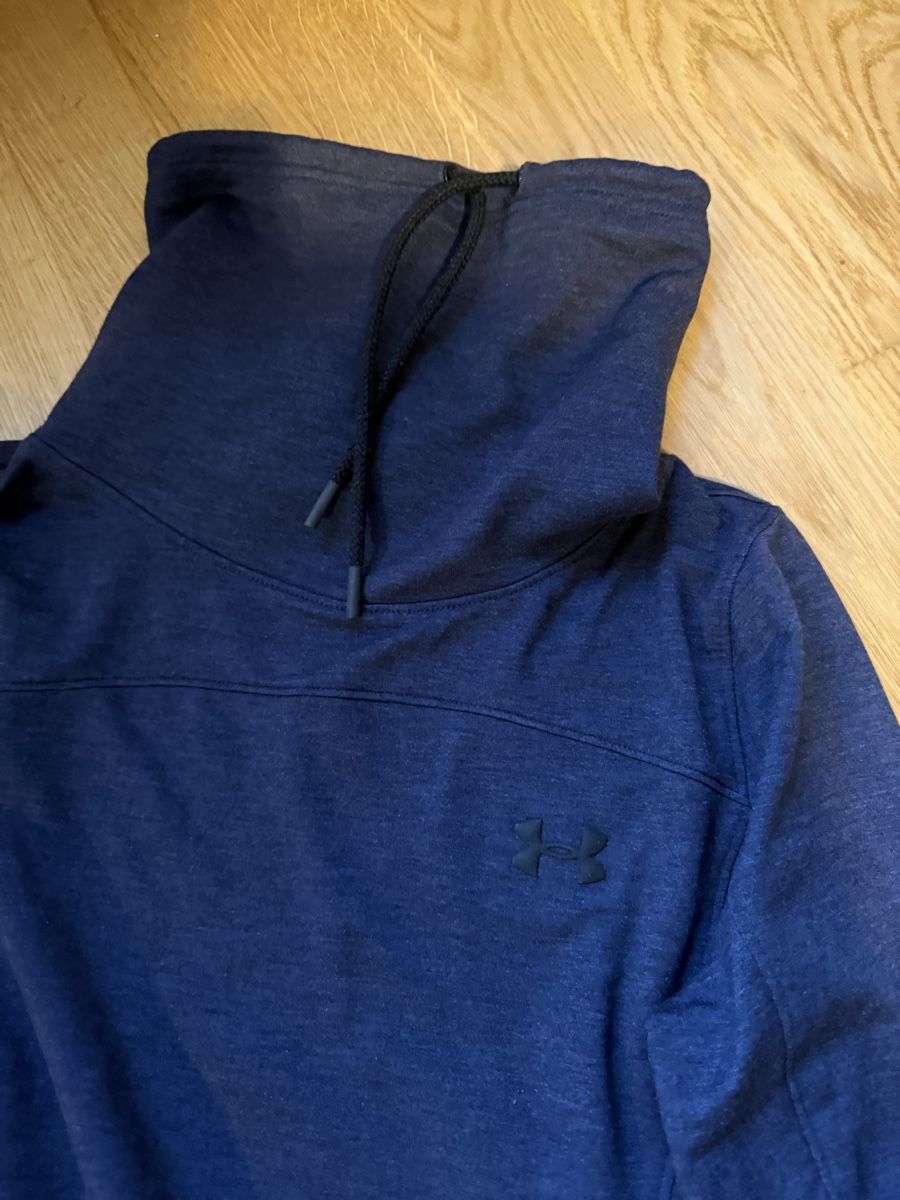 Under Armour Pullover & Sweatshirts: Pullover Under Armour, Gr. M – Gebraucht aus Zürich von Lenath22 1