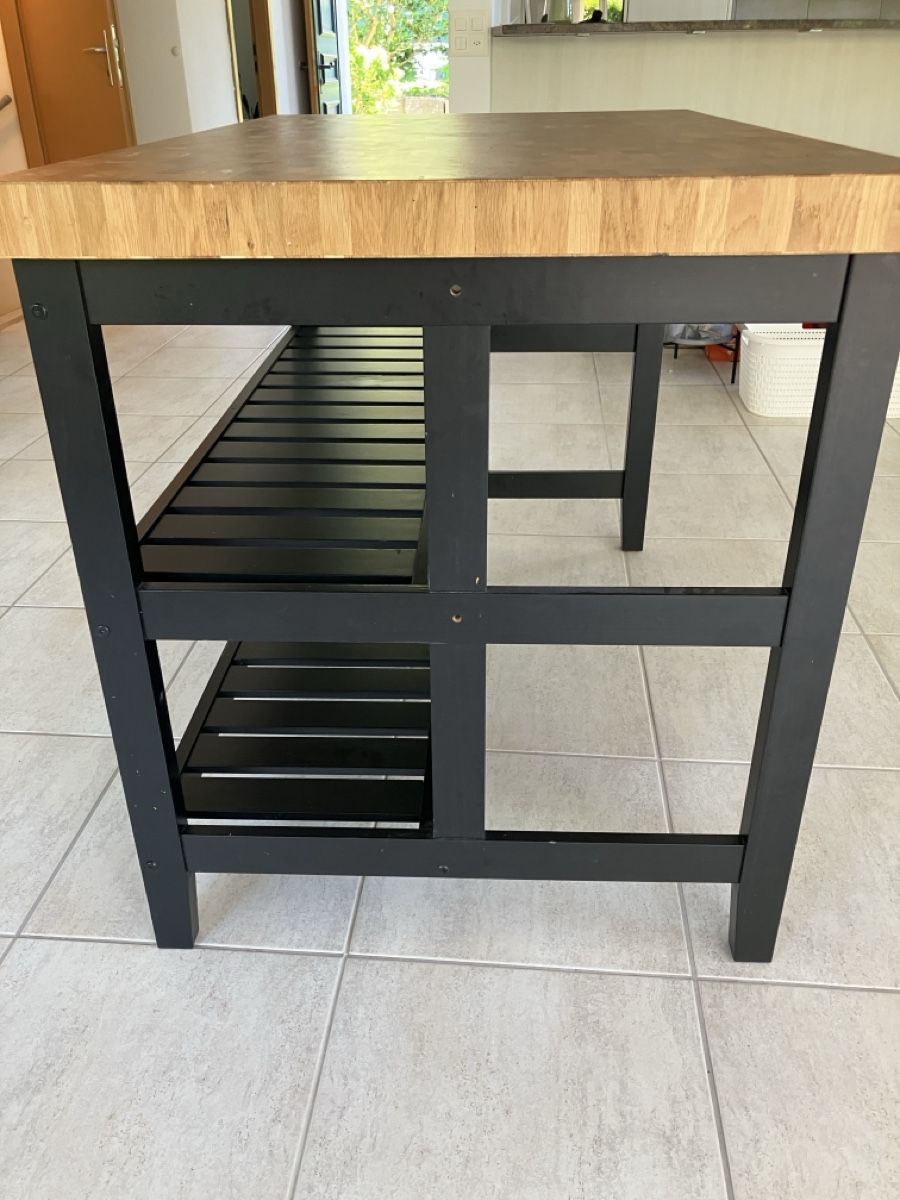 Allestimento di negozi e stand fieristici: Ikea Vadholma Kücheninsel – Usato da Jonen venduto da van_5b7m 1