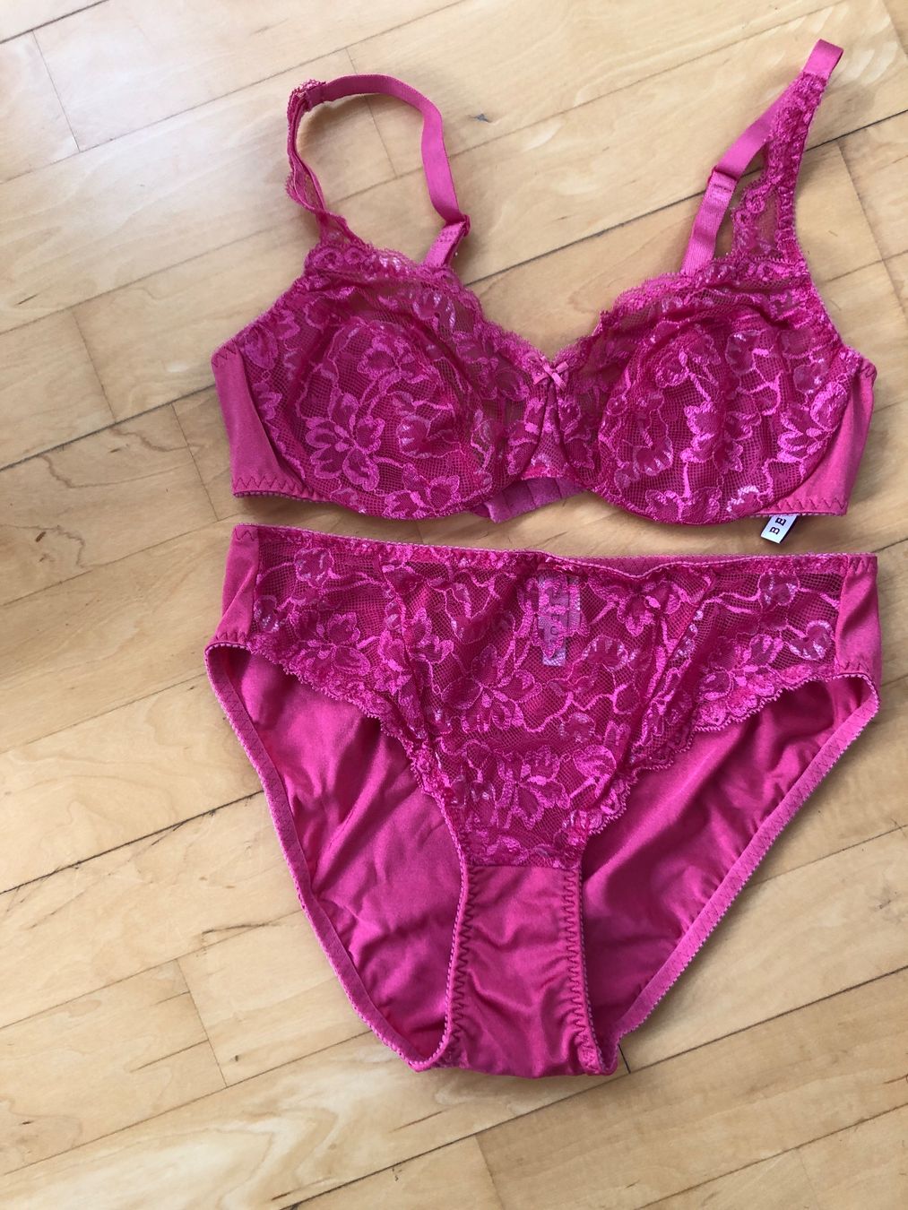 Beldona Altra biancheria intima: Pink Spitzen-BH und Slip-Set, Gr. 75C/38 – Usato da Arlesheim venduto da leyRum4.5 2