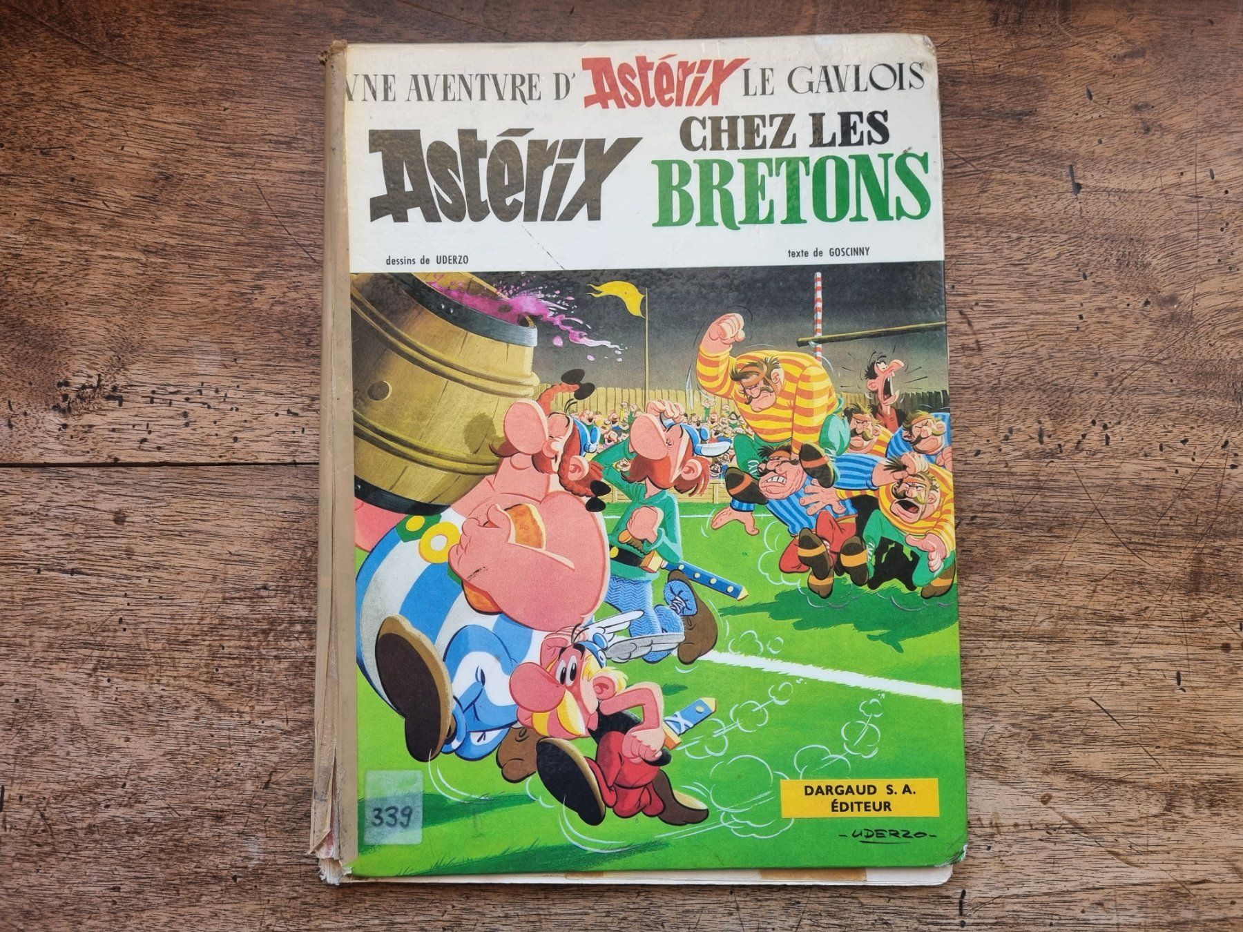 Fumetti: BD Astérix chez les Bretons Dargaud 1966 état usagé – Difettoso da Echandens venduto da Dicot
