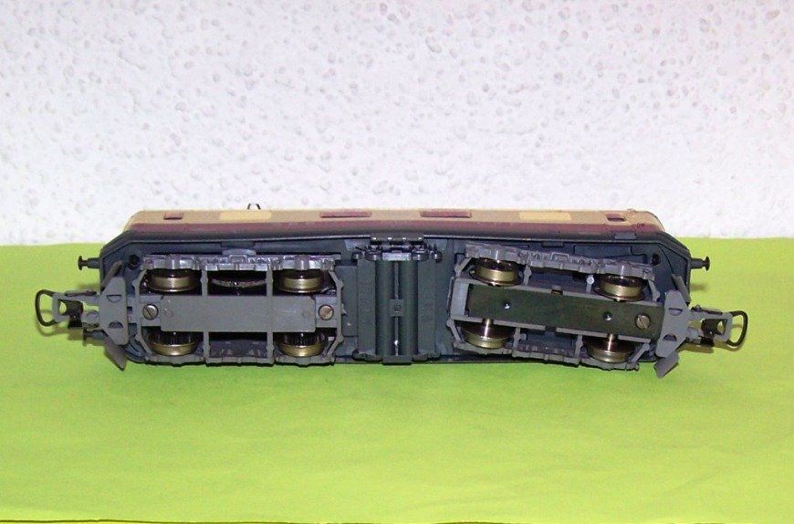 Locomotive HO Lima 208066 – SBB CFF Re 4/4 I 10050 TEE – échelle 1/87 – Occasion