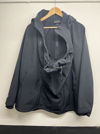 Mamalila Black Maternity/Babywearing Softshell Jacket Size L