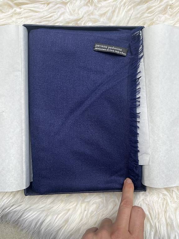 Foulard & Sciarpe: Parvenu Pashmina dunkelblau – Nuovo (secondo la descrizione) da Dübendorf venduto da fadrinli 2