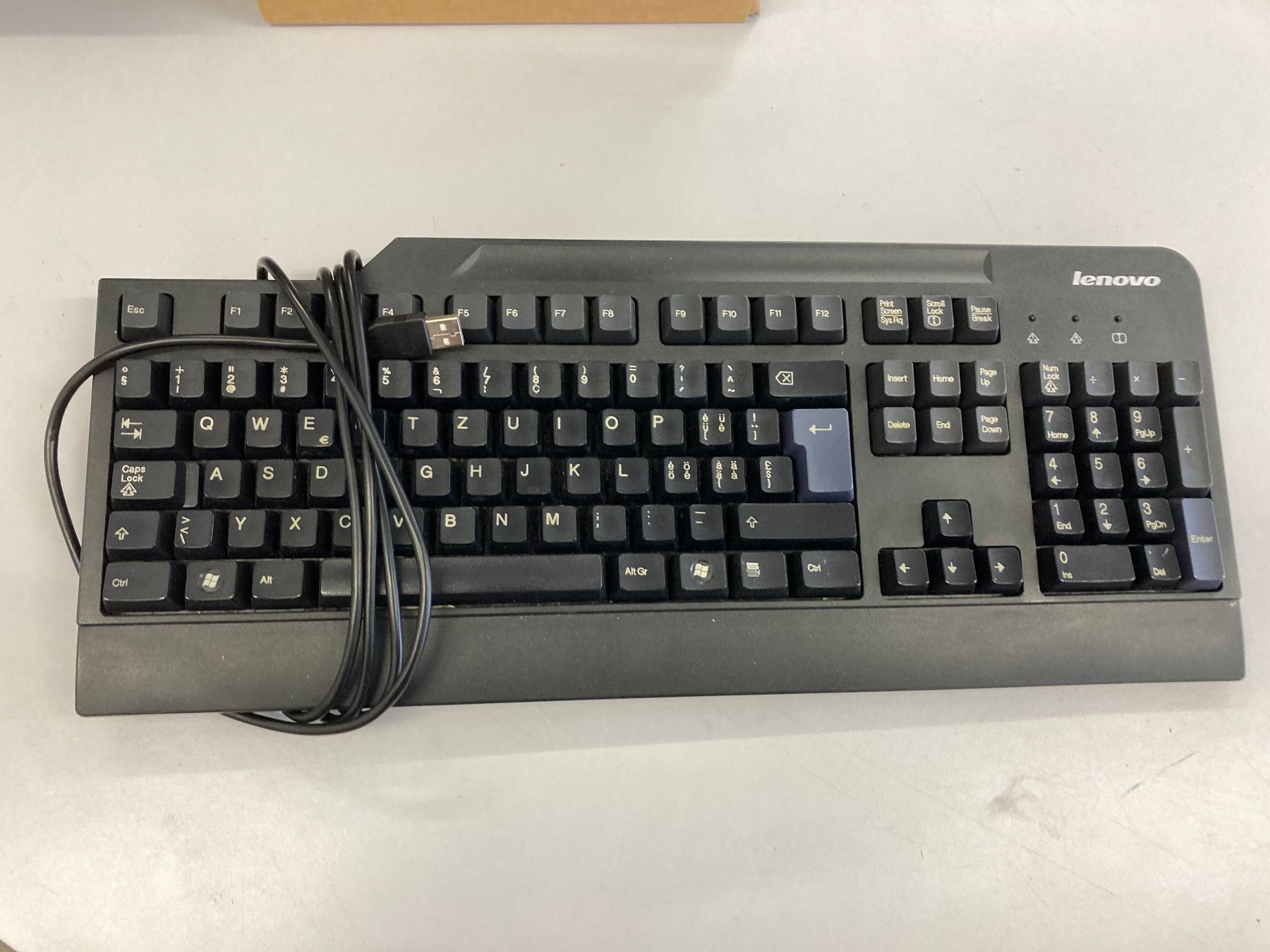 Lenovo Tastaturen: Lenovo Tastatur schwarz USB – Gebraucht aus Wetzikon ZH von Herbi_58