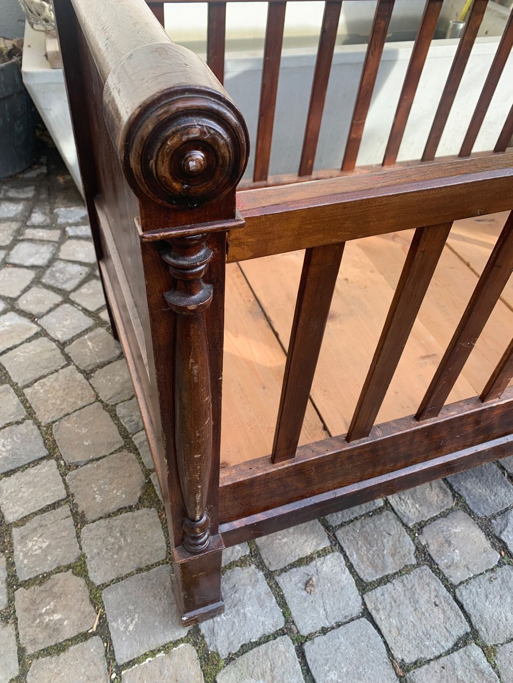Letti: Lit bébé ancien en noyer – Usato da Jongny venduto da mel_56b9 4