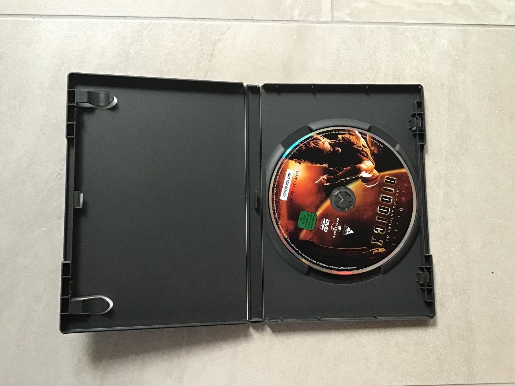 Tutti i DVDs: DVD „Riddick“ – Usato da Giswil venduto da Pingu109 2