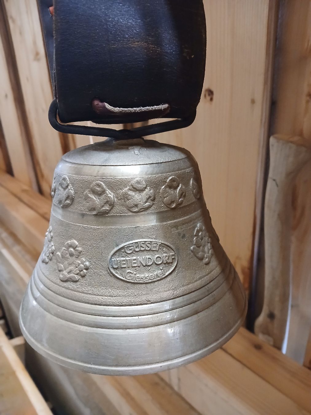 Campanacci mucche: 2 Glöggli / 1Treicheli – Usato da Guggisberg venduto da dur-gug 1