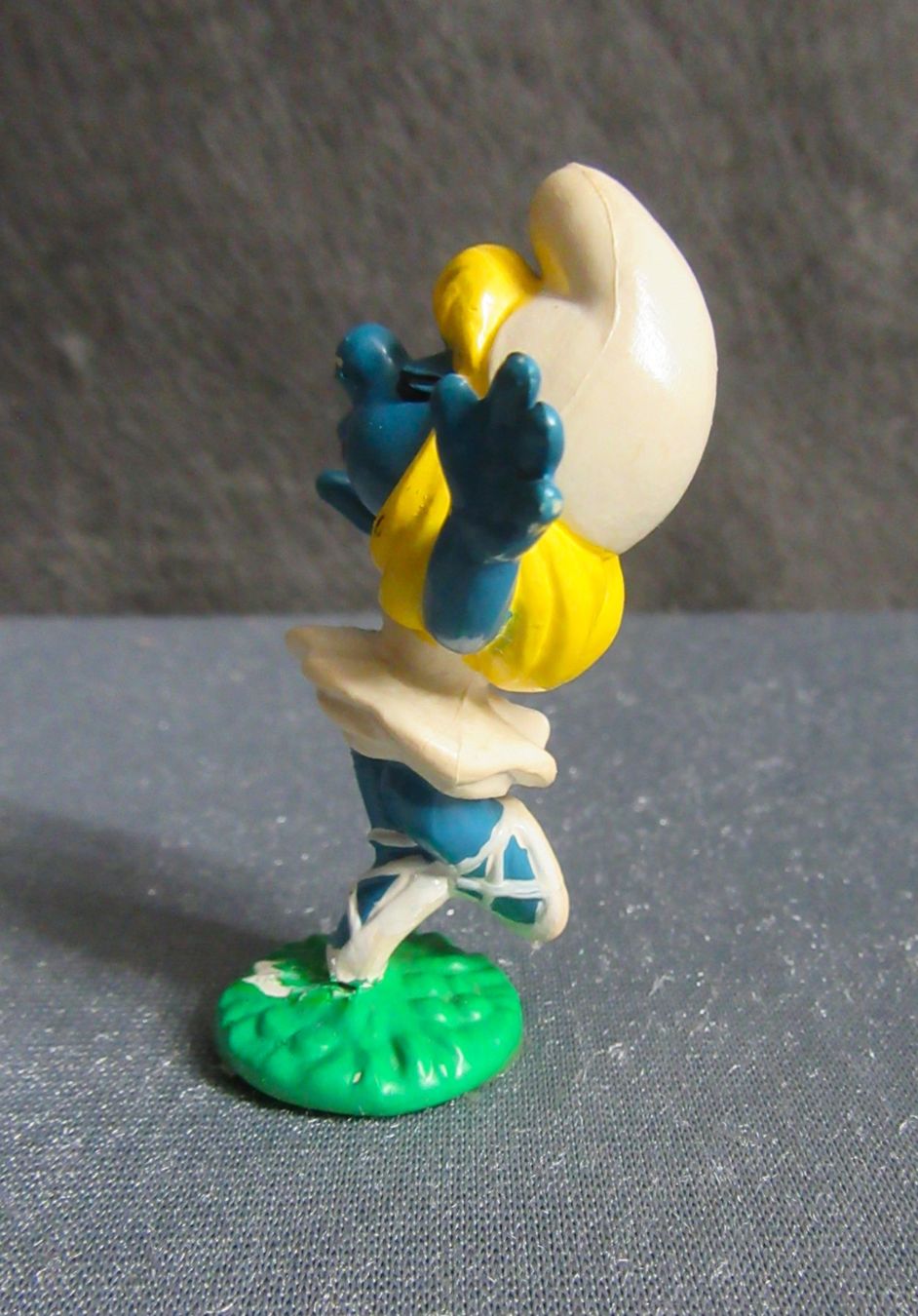 Statuette: Schlumpfine im Ballettkleid – Usato da Auenstein venduto da Padabimbim 1