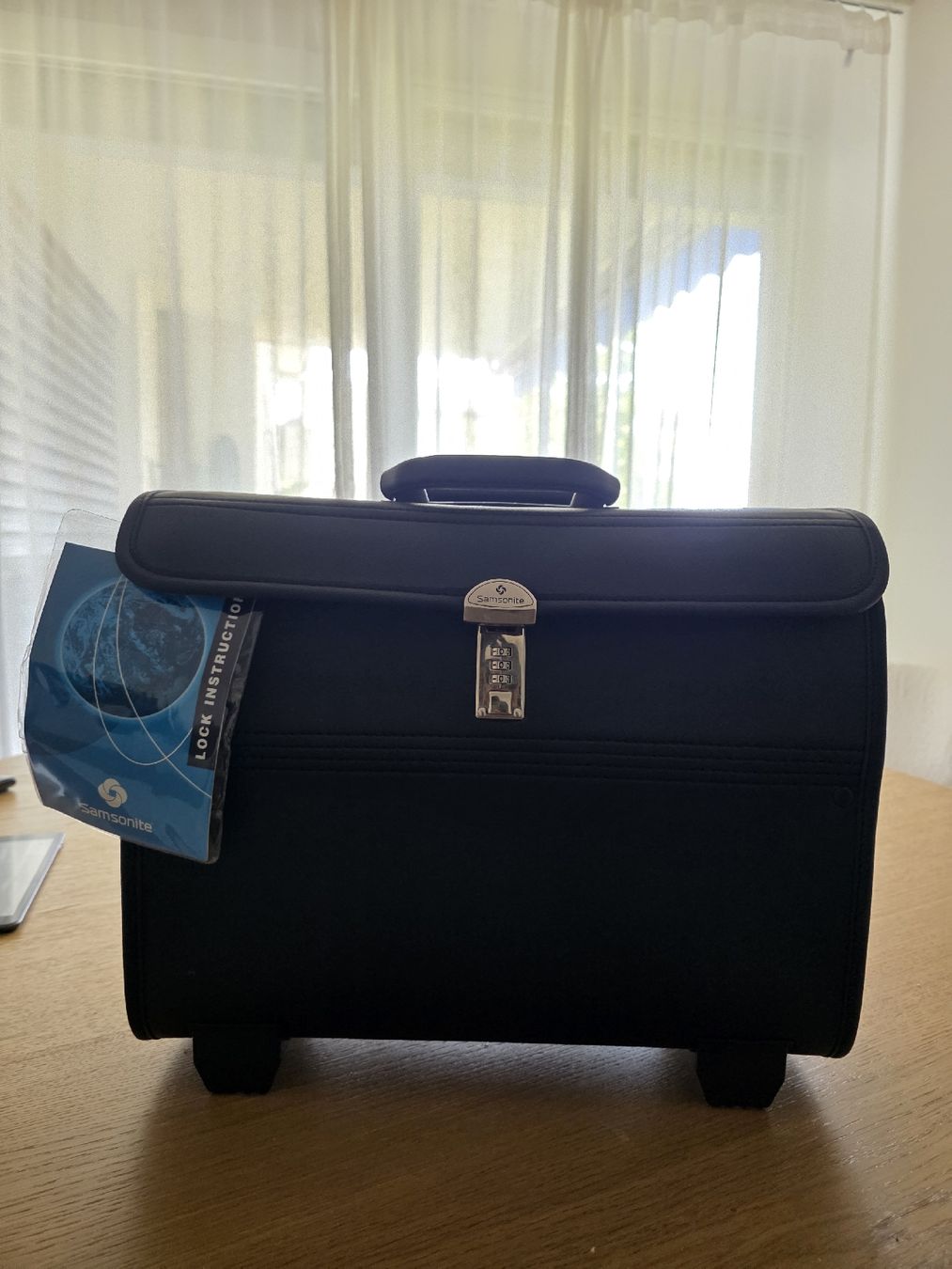 Samsonite Portafogli: Portefeuille Samsonite noir en cuir, modèle compact, – Usato da Chavannes-près-Renens venduto da Magno3620 5