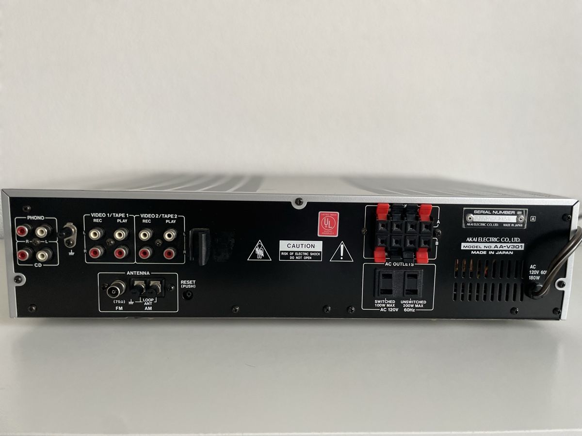 Akai Ricevitori: Akai AA V301 Reciever /Neuwertig – Nuovo (secondo la descrizione) da Freidorf TG venduto da acz_gv27 5