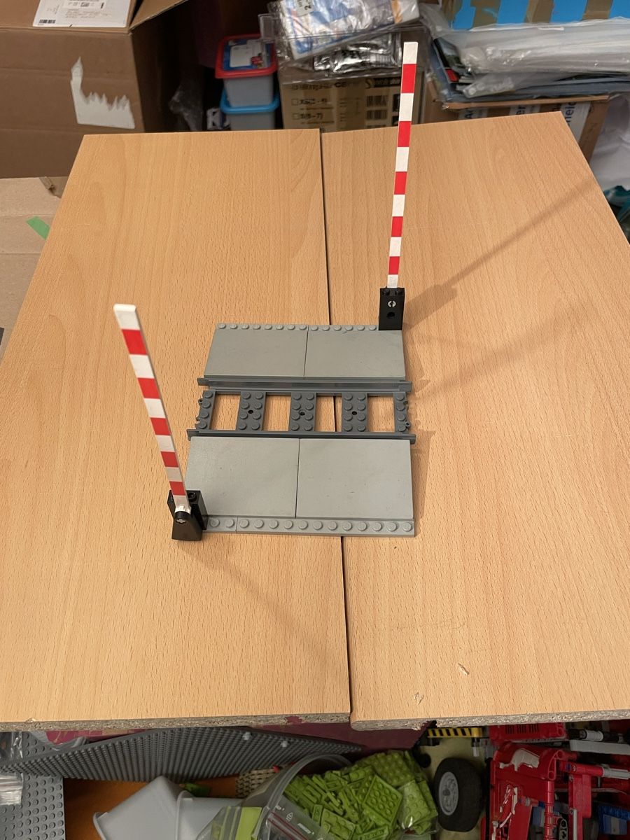 Lego Kit di costruzioni: LEGO EISENBAHN BAHNÜBERGANG für 9 oder 12 VOLT – Usato da Airolo venduto da Bagaion99 3