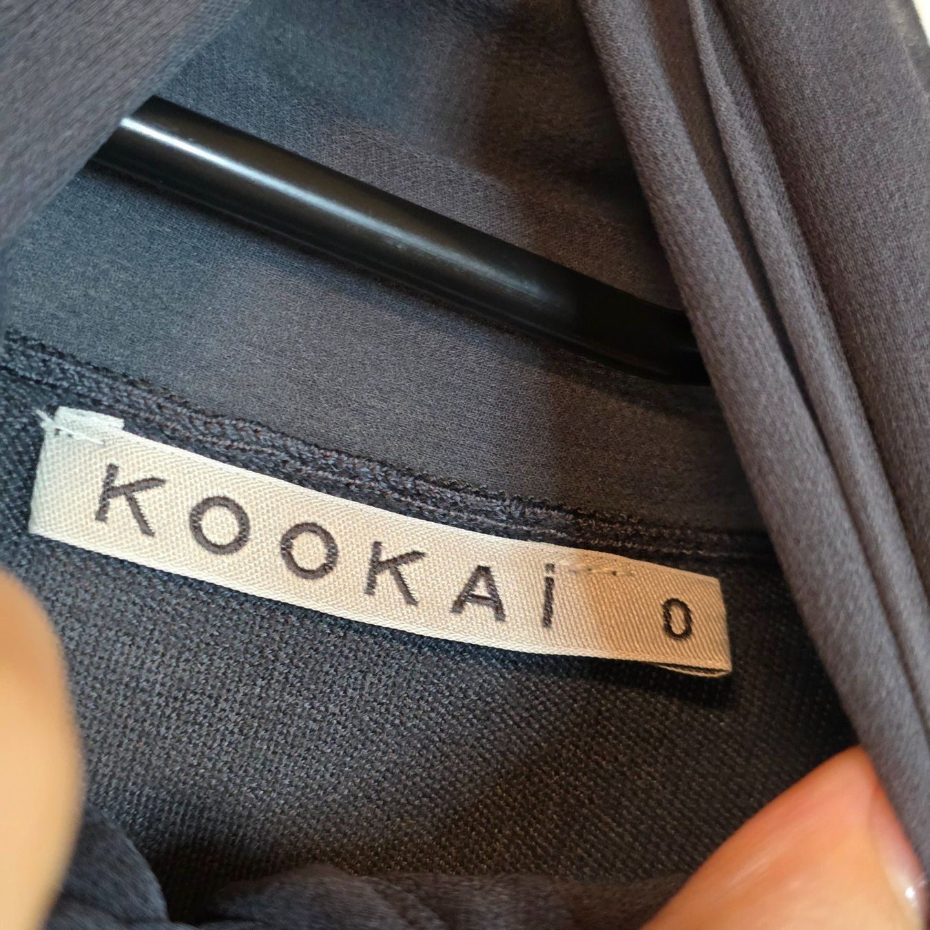Camicette: Kookai Viskose Top mit Seidenschal – Usato da Wald ZH venduto da CapLux 1