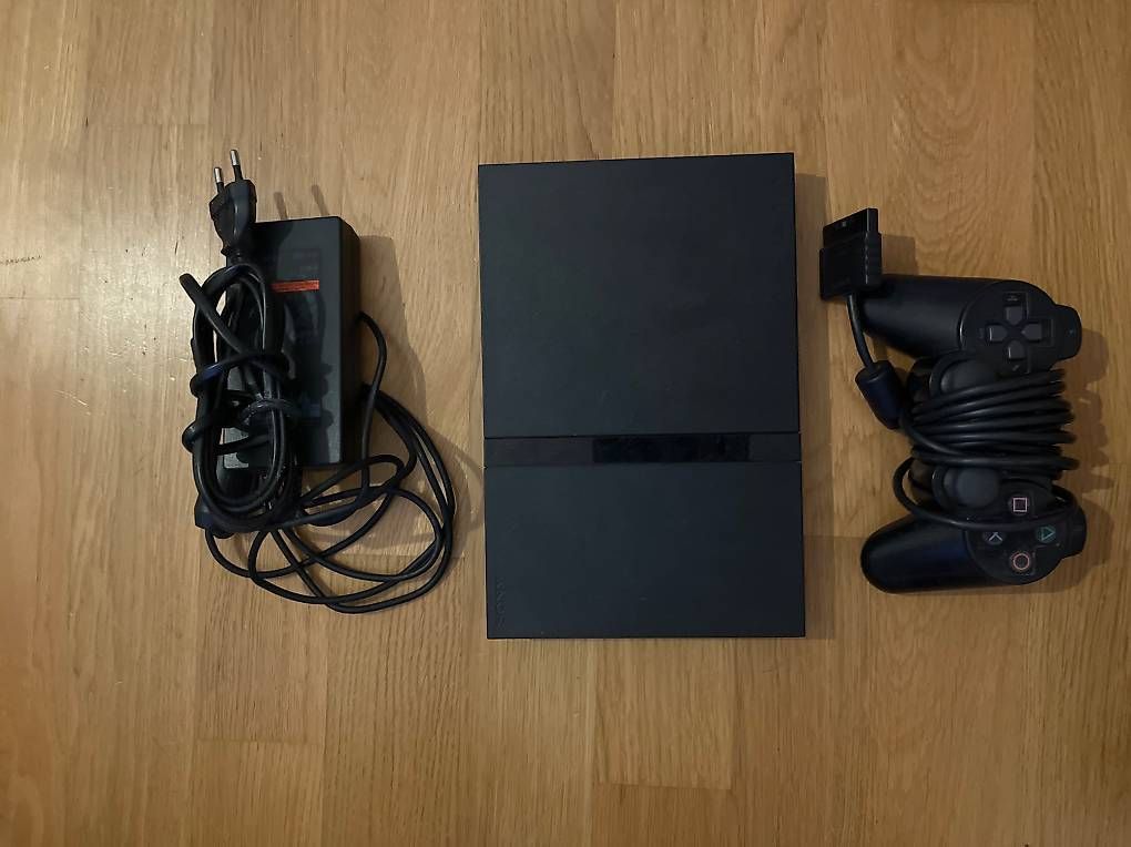 Sony Consoles: Playstation 2 inkl. 4 Spiele – D'occasion à Hochdorf par HauptsachNoessle 1