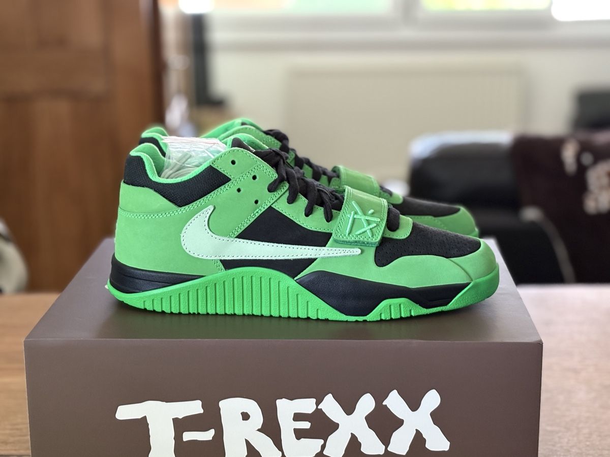 Nike Scarpe da uomo: Jumpman Travis green spark 45eu/11us – Nuovo e nell'imballaggio originale da La Tour-de-Trême venduto da ben_kn6s