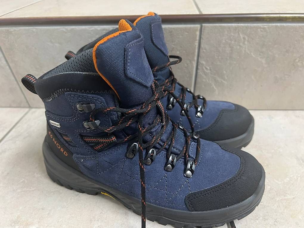 46 Nord Chaussures hommes: NEUE Wanderschuhe mit Vibramsohle, Grösse 40 – D'occasion à Hirschthal par rooblue