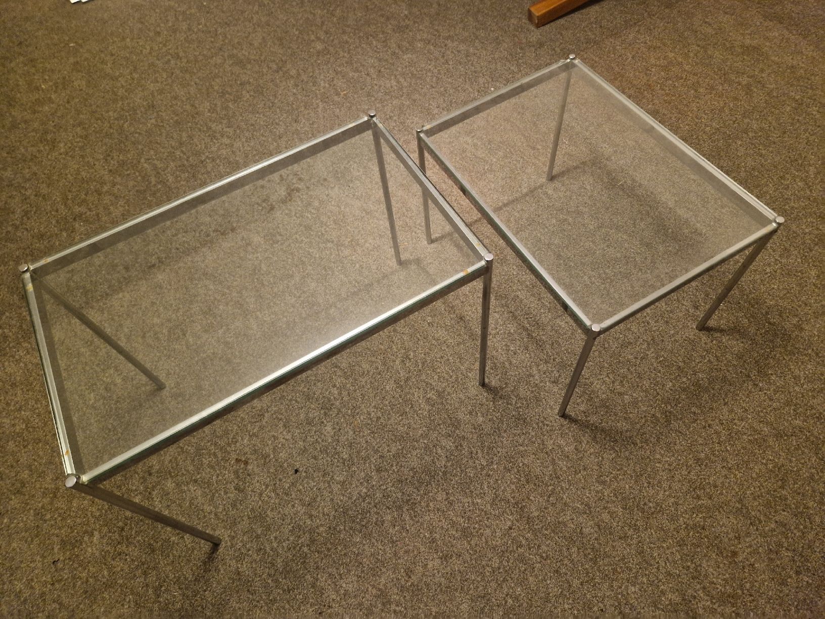 Tables: 2 kleine Glastische – D'occasion à Basel par Luckyvrena