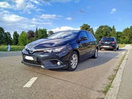 Toyota Auris Hybrid