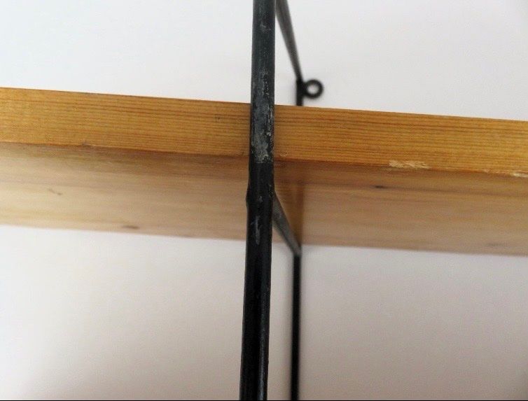 Regale: Holzregal mit Wandhalterung – Gebraucht aus Zürich von leo_d9mh 1