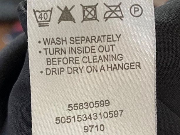 Kleider: Cocktailkleid von Warehouse NP-120Fr. – Gebraucht aus Felben-Wellhausen von begean 1