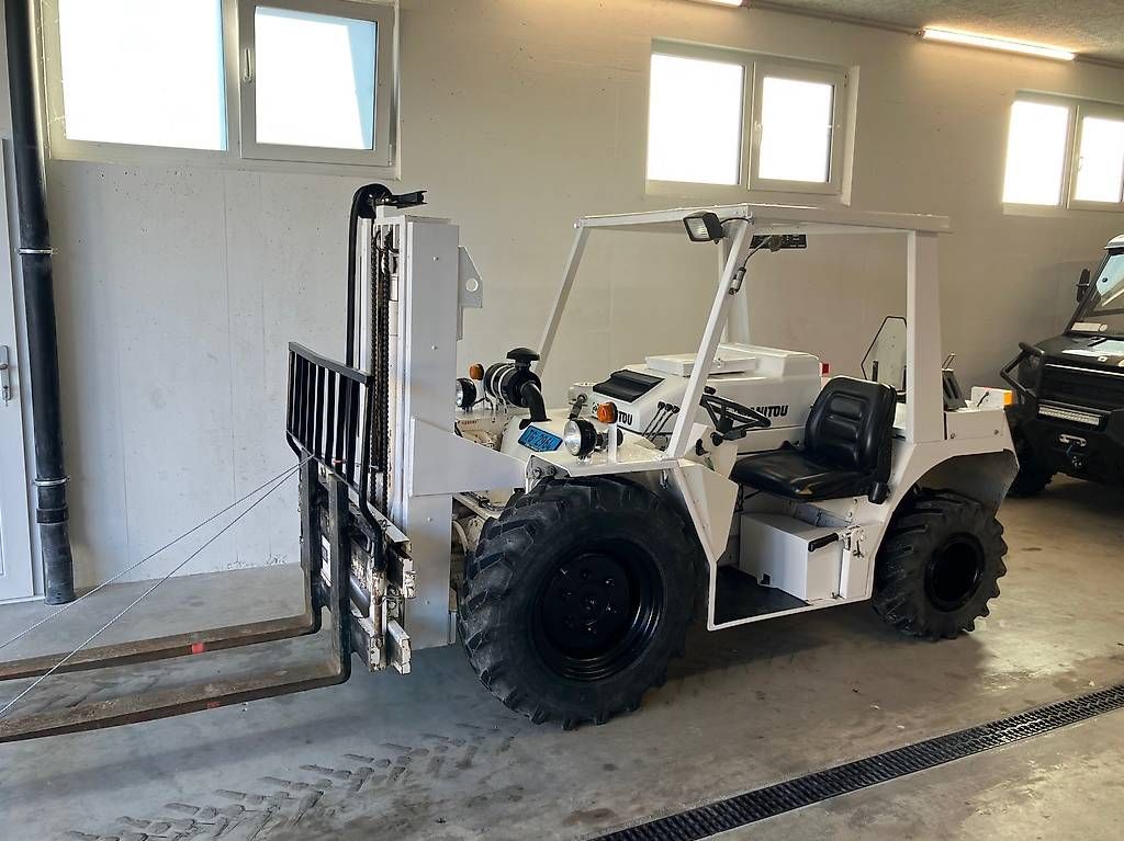 Manitou Caricatori: Geländestapler Manitou – Usato da Weiningen TG venduto da TTW_GmbH