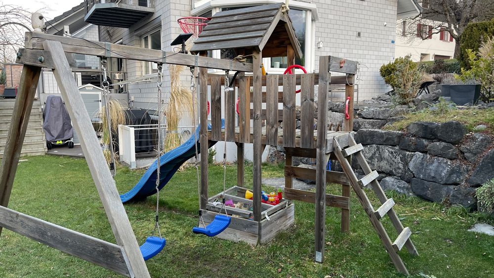 Spielturm Wickey MultiFlyer mit Holzdach | Kaufen auf Ricardo