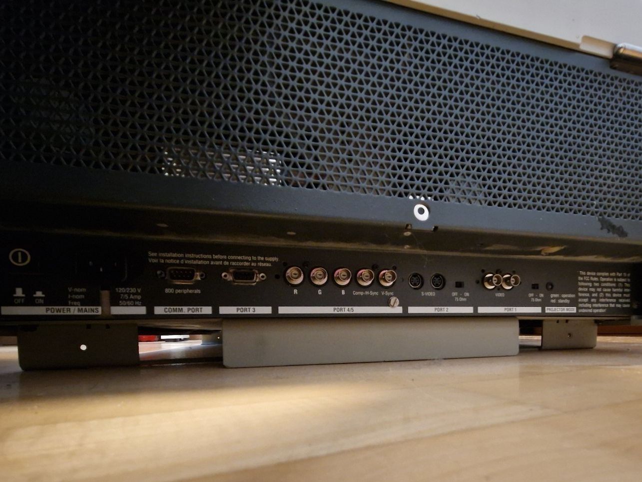 Barco Videoprojektoren: Barco Data 808 CRT Projector Beamer inkl. Flightbox – Gebraucht aus Zürich von roemerhof86 2