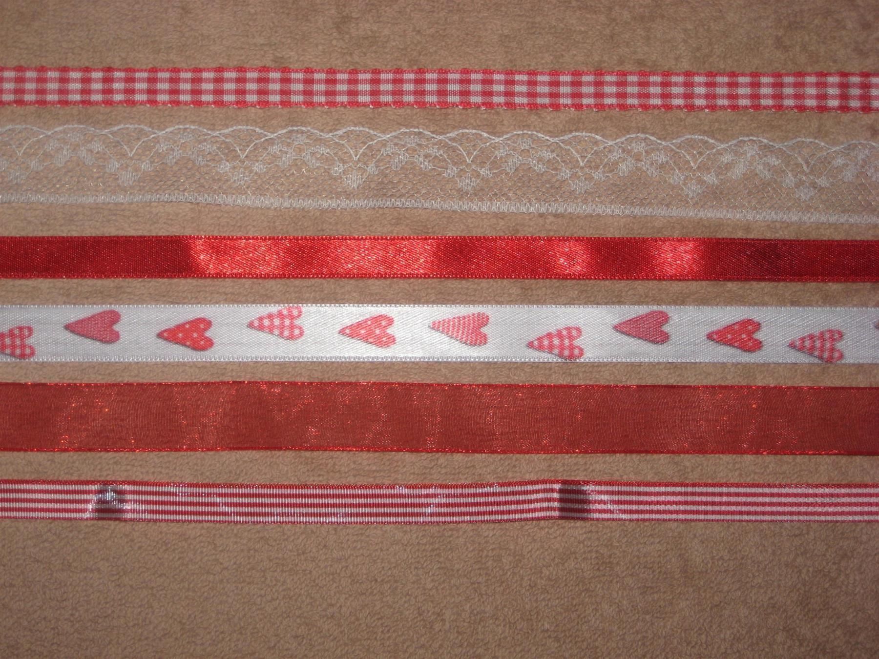 Nastri decorativi: Bändeli-Set 6 Bänder rot/weiss Polyamid – Nuovo e nell'imballaggio originale da Füllinsdorf venduto da Schlupp