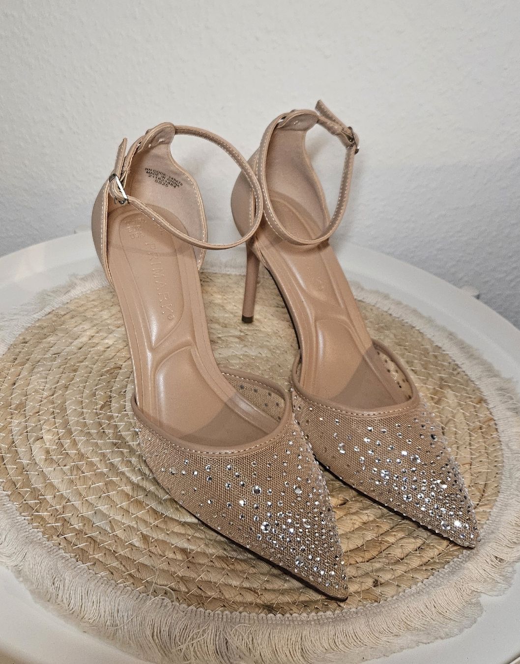 Scarpe da donna: Escarpins beige avec strass  – Nuovo (secondo la descrizione) da Nyon venduto da nay_y72c