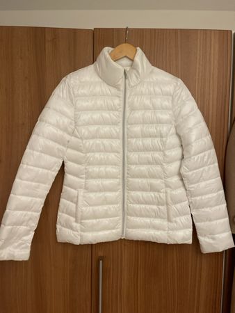 Weisse, leichte Windjacke Gr 36/38