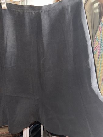 Dana Buchman Black Silk Skirt