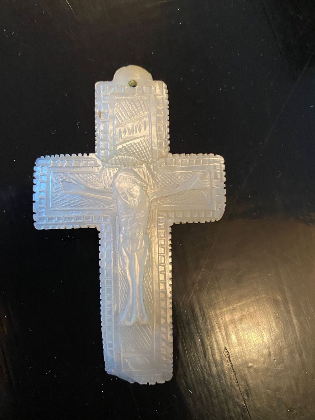 Sculture & Statue: Perlmutt-Kreuz handgeschnitzt – Usato da Lüchingen venduto da LIDB 1