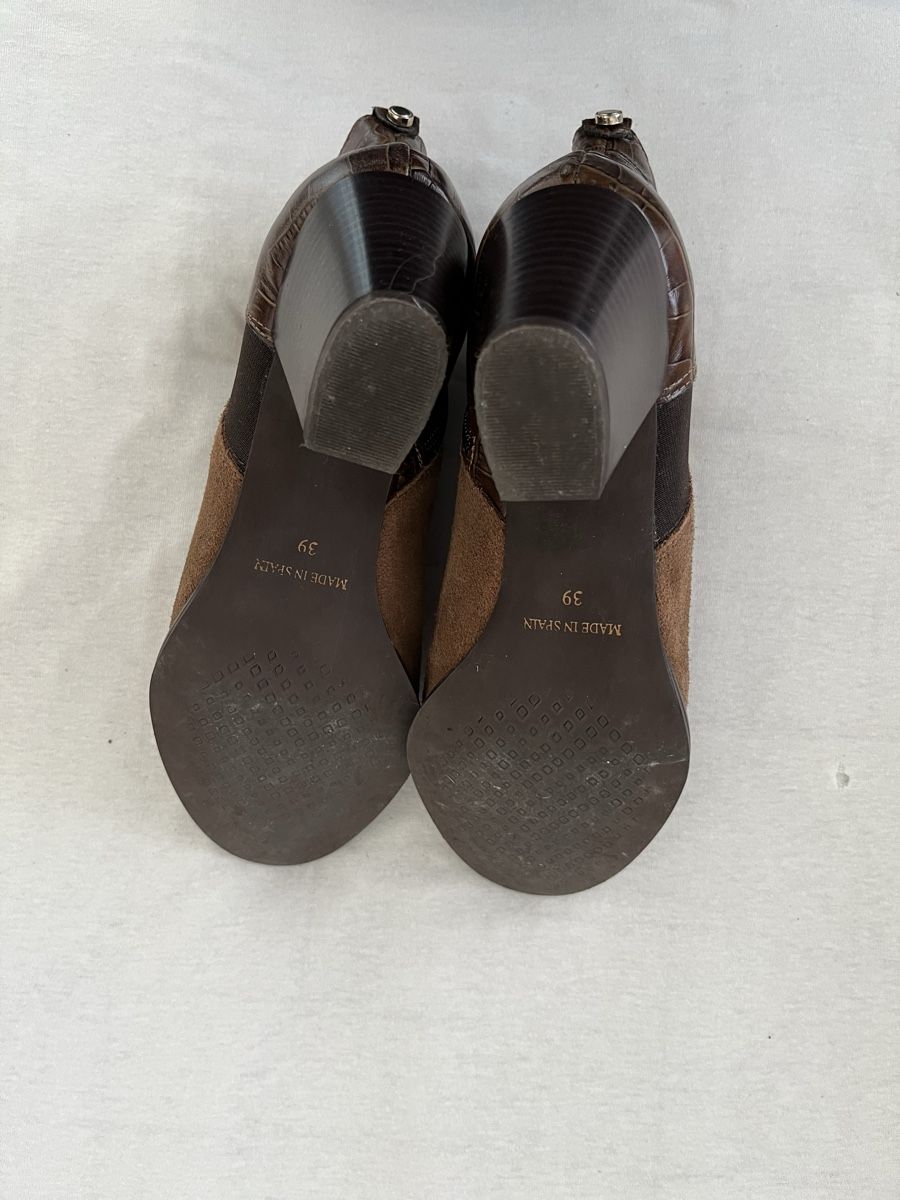 Scarpe da donna: Traveris Stiefeletten Gr 39 Leder/Wildleder u Elastikeinsatz – Usato da Thun venduto da elshei 2