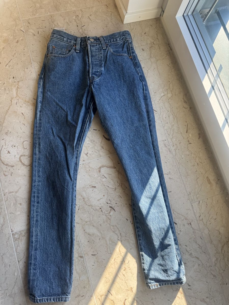 Levi's Jeans: Levi's 501 Jeans W23 L28 – Nuovo (secondo la descrizione) da Zürich venduto da ana_snm5 1