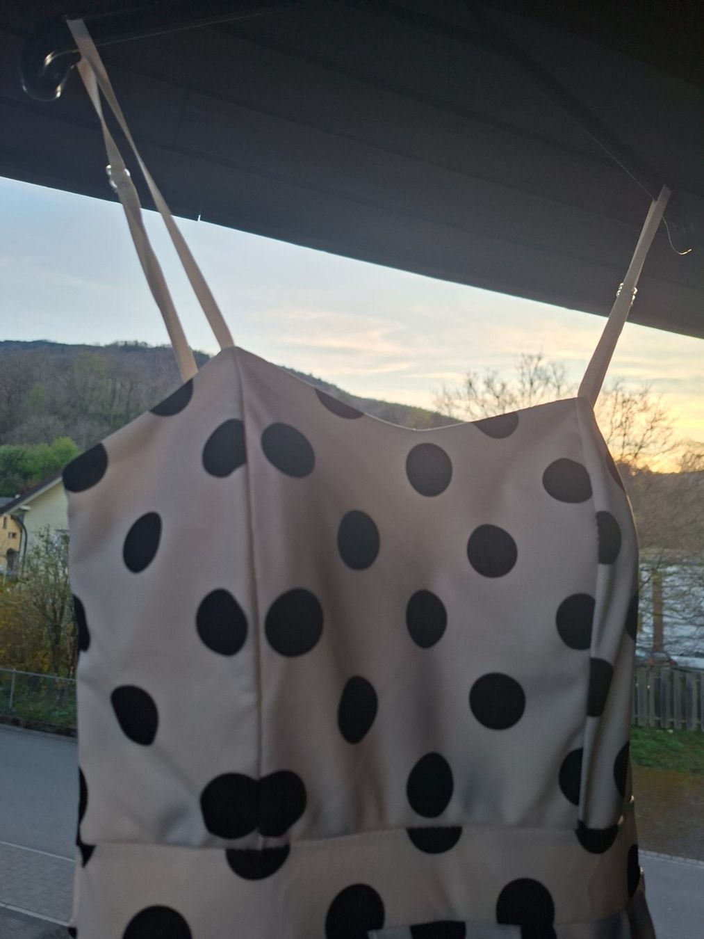 Vestiti: Sommerkleid mit schwarzen Punkten – Nuovo (secondo la descrizione) da Buchs SG venduto da het_ylh6 2