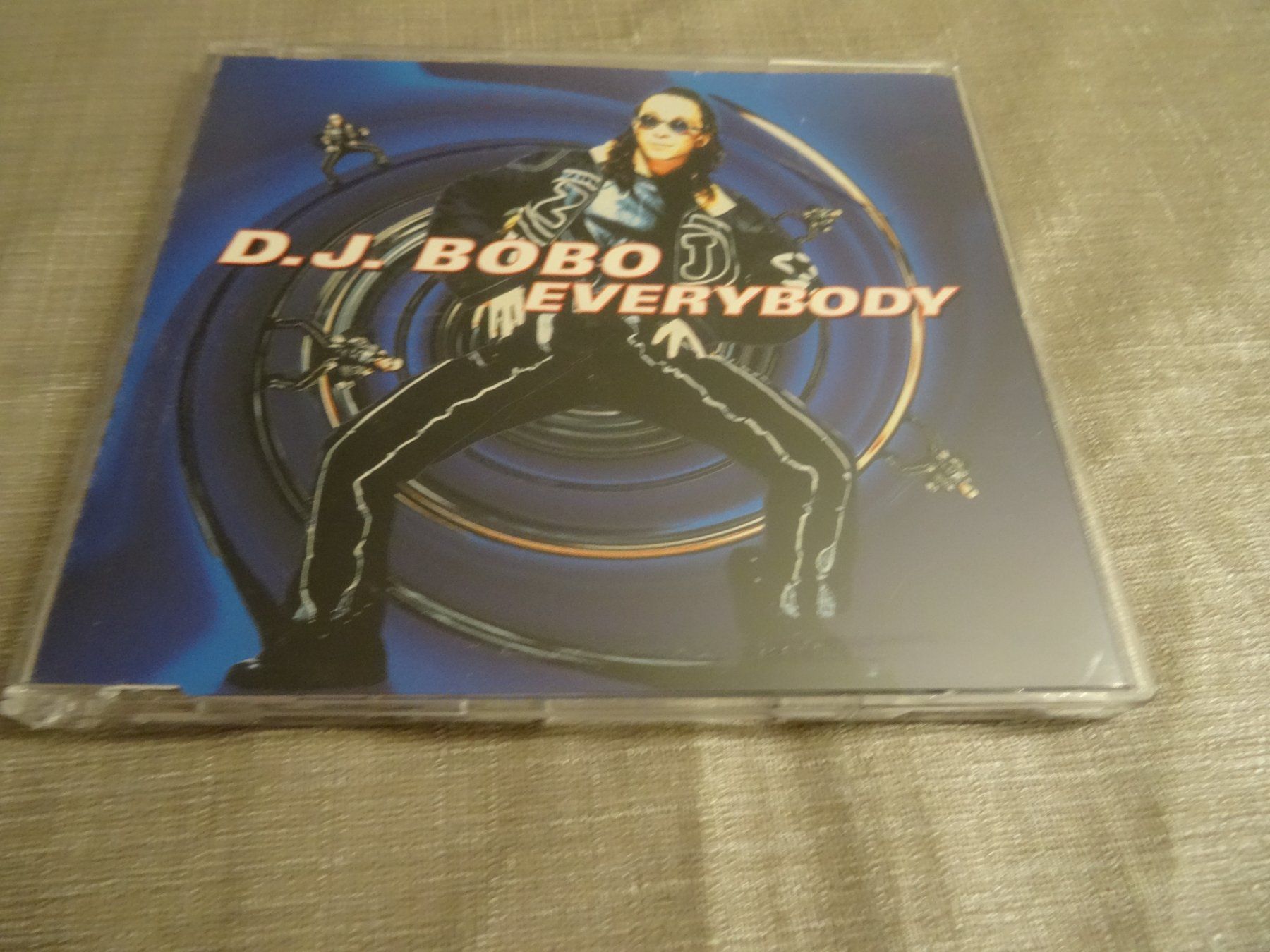 CD: D.J. Bobo - Everybody - CD - 90er - SINGLE – Usato da Olten venduto da Disc-Ausverkauf