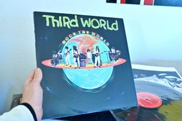 Third World – Rock The World US 81  m/OIS VG+/EX gut