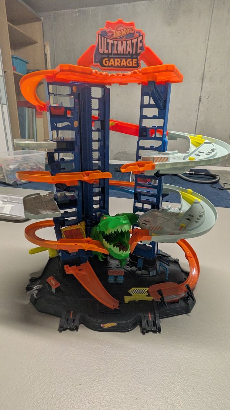 Hot Wheels Giocattoli: Hot Wheels Garage Ultime avec T-Rex – Usato da Corminboeuf venduto da christelle16 1