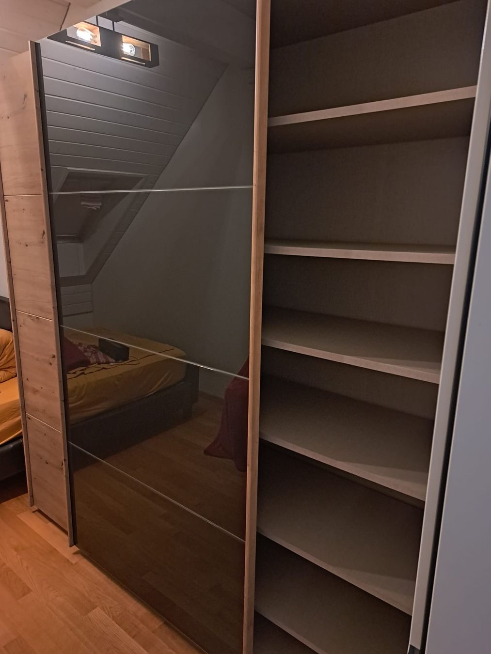 Schränke: Neuwertiger Kleiderschrank – Gebraucht aus Pfungen von Janice_2601 5