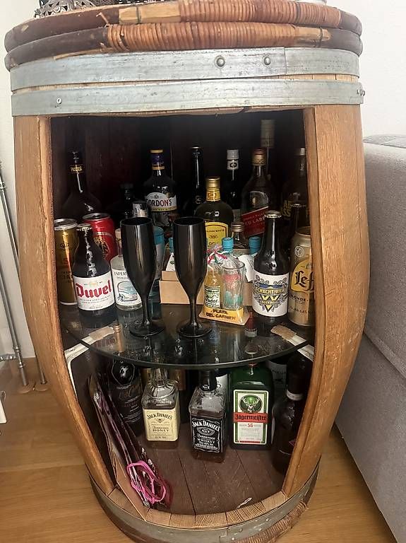 Sonstiges: Altes Weinfass als Bar – Gebraucht aus Thun von noe_rz5b