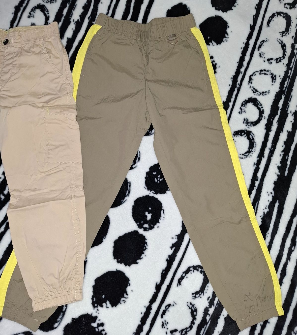H&M Lotti & Set di vestiti: 2x Leichte Sommerhosen gr.122 und 122/128 – Nuovo (secondo la descrizione) da Oberurnen venduto da rotty80 2