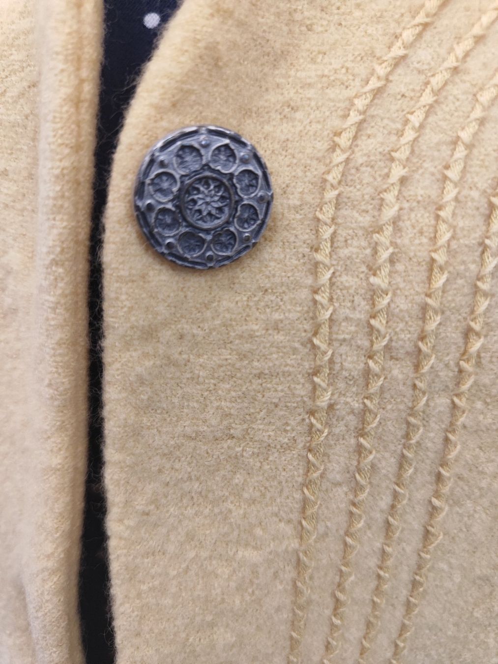 Giacche: Wolle Jacke GR 38 – Usato da Langnau am Albis venduto da Judithsebi 4