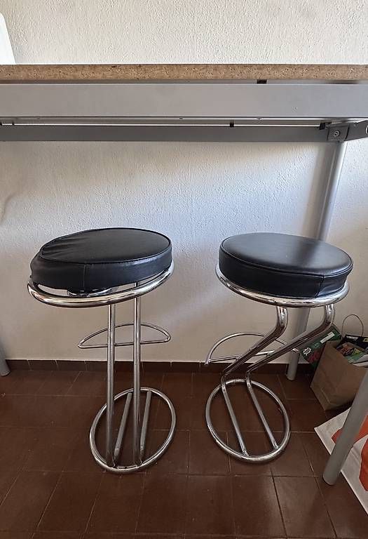 Chaises hautes: 2x Chaises de bar – D'occasion à Sion par syb_88sk