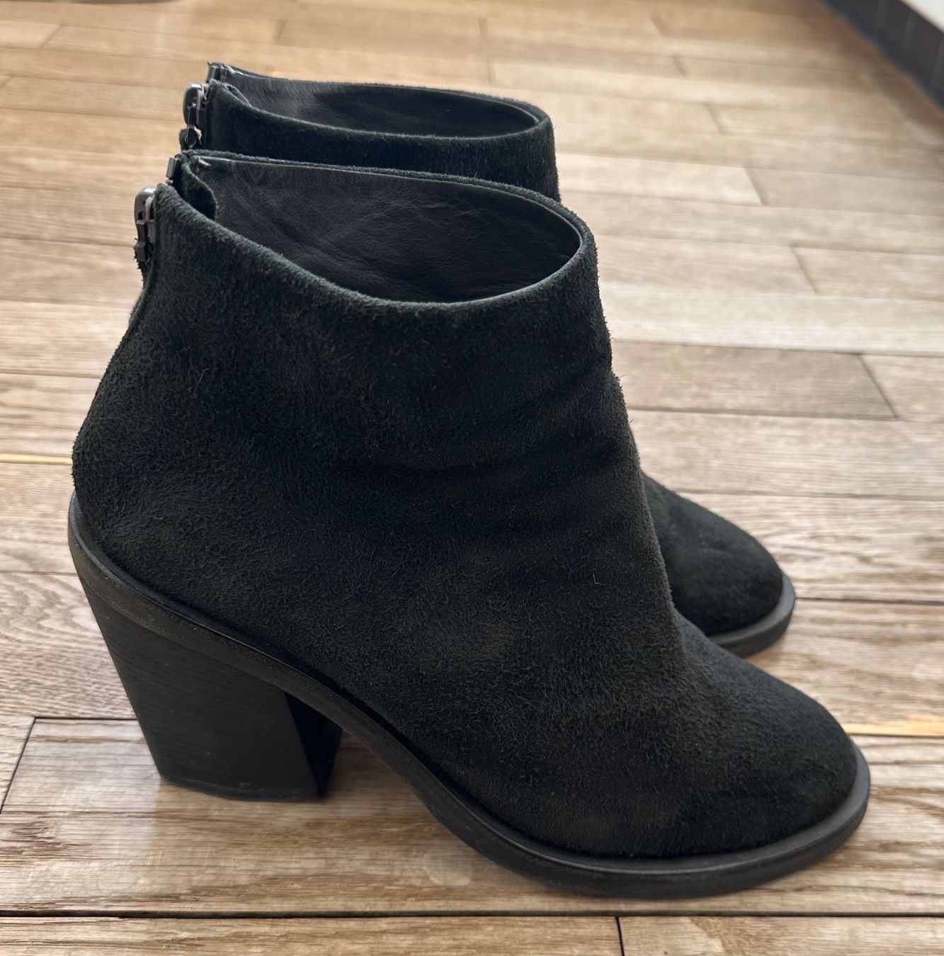 Scarpe da donna: Ankleboots aus Wildleder von Marsell – Usato da Luzern venduto da Mamutpe