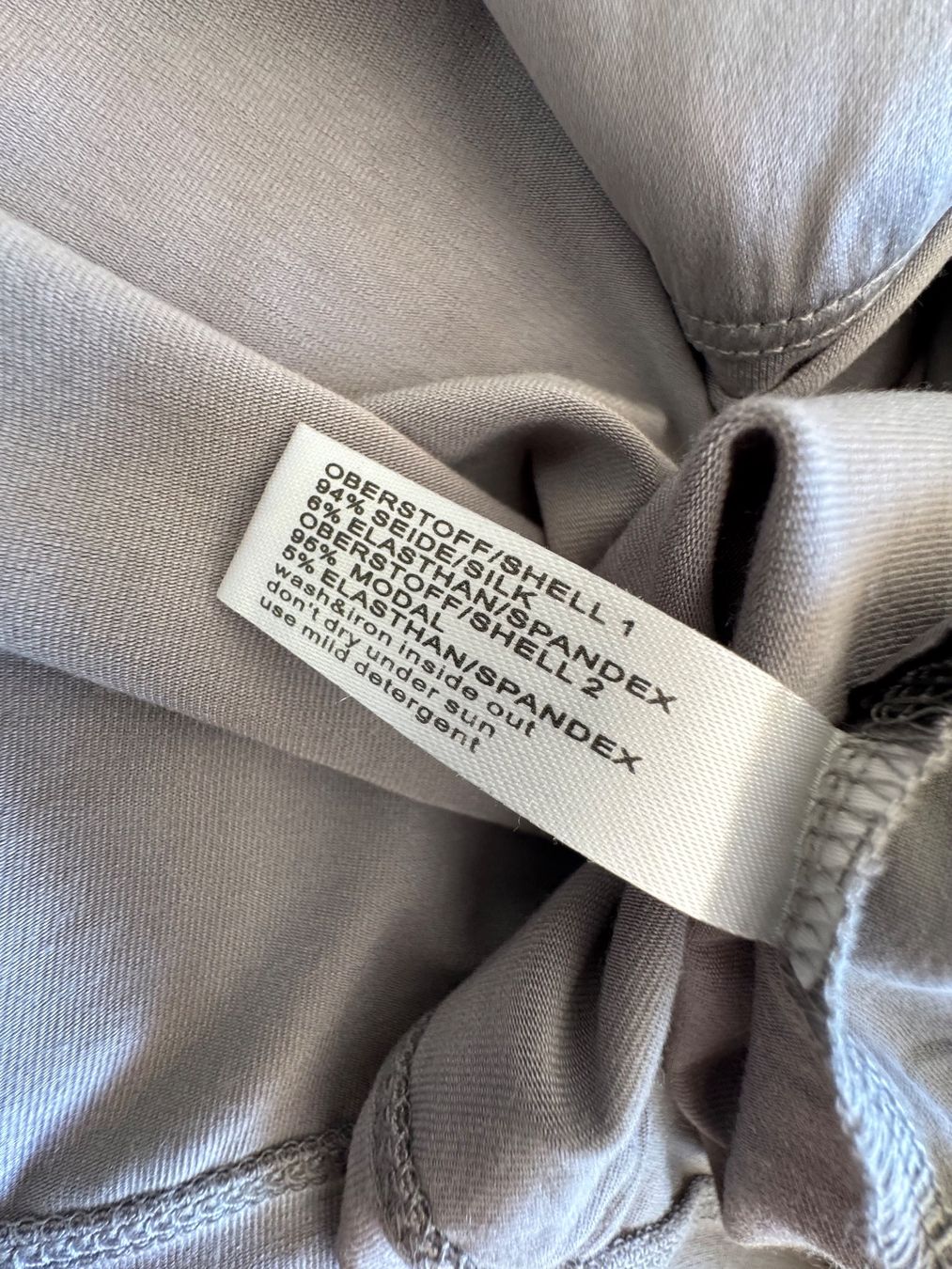 T-shirt: FFC silbernes Seidenshirt Traumstück Grösse M – Nuovo (secondo la descrizione) da Meiringen venduto da tonicandgin 3