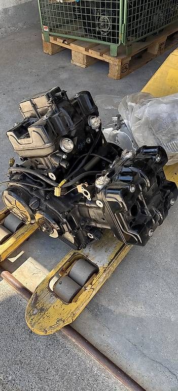 Moteurs: Honda VF750 Motor – D'occasion à Zell LU par .VR46. 1