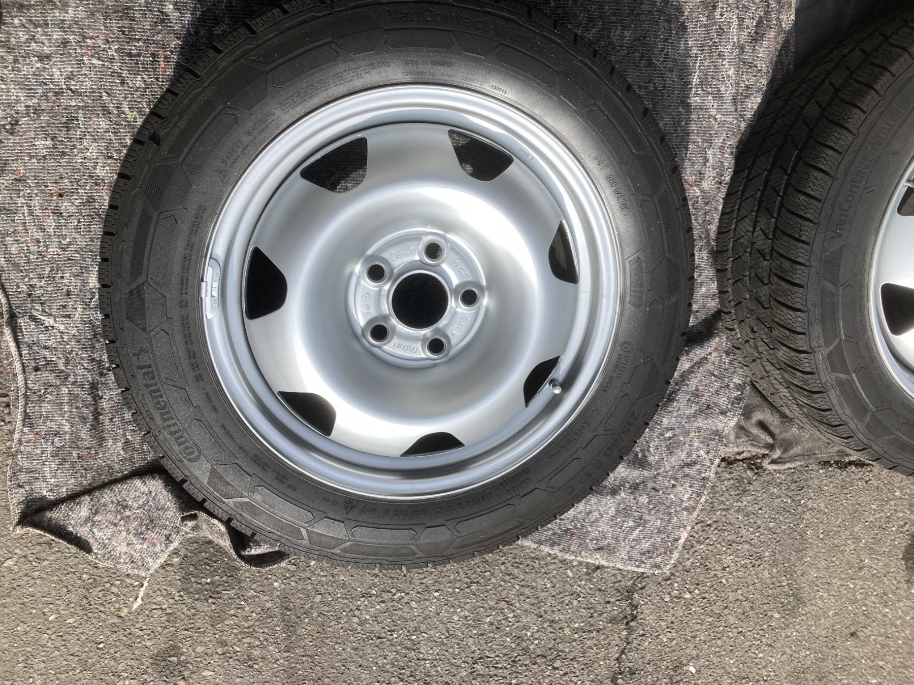 Continental Pneumatici & Ruote complete: VW T6 Multivan Winterräder 215/60R17 Continental – Usato da Cham venduto da Cham6332 2