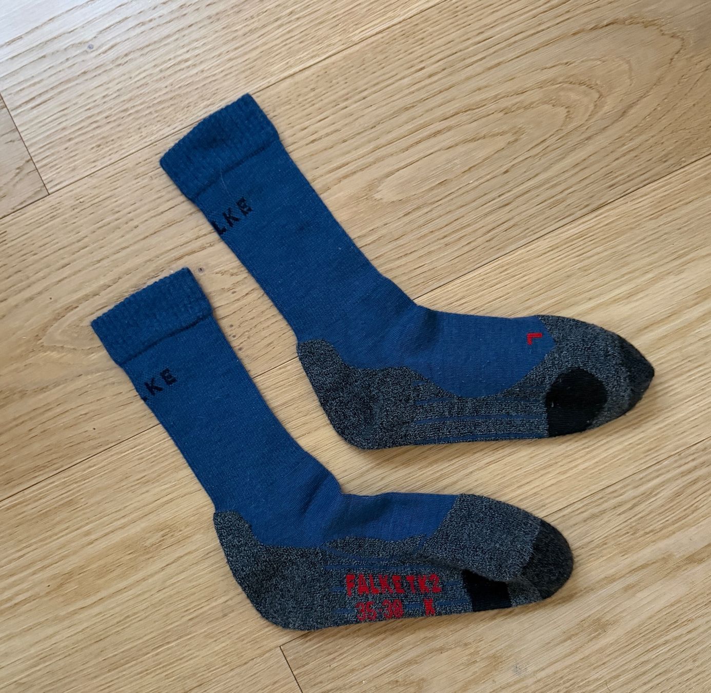 Falke Calze per bambini: Wandersocken Socken 35 - 38 von Falke – Nuovo (secondo la descrizione) da Aarau venduto da Ahoffa