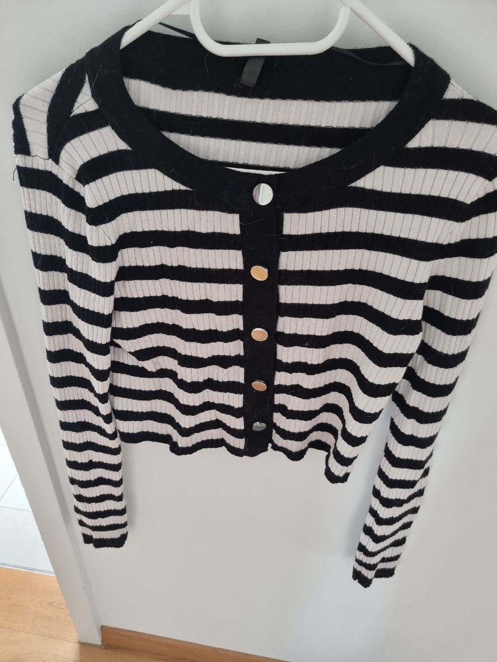 Giacche: Schicke Strickjacke, schwarz-weiss – Nuovo (secondo la descrizione) da Altstätten SG venduto da melii._.98