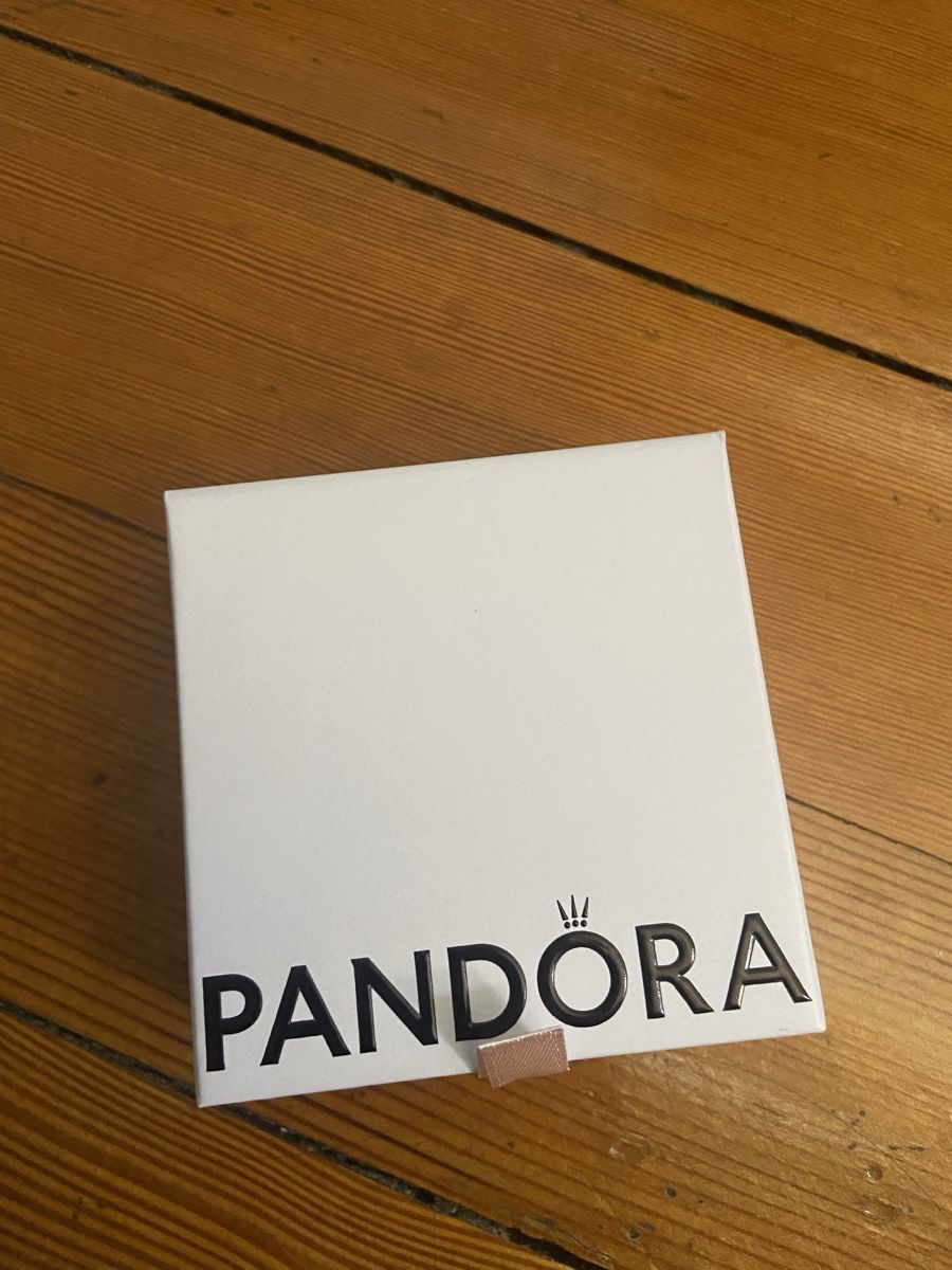 Pandora Catenine: Pandora Gliederhalskette mit Nieten – Nuovo e nell'imballaggio originale da Zürich venduto da hannahre 1