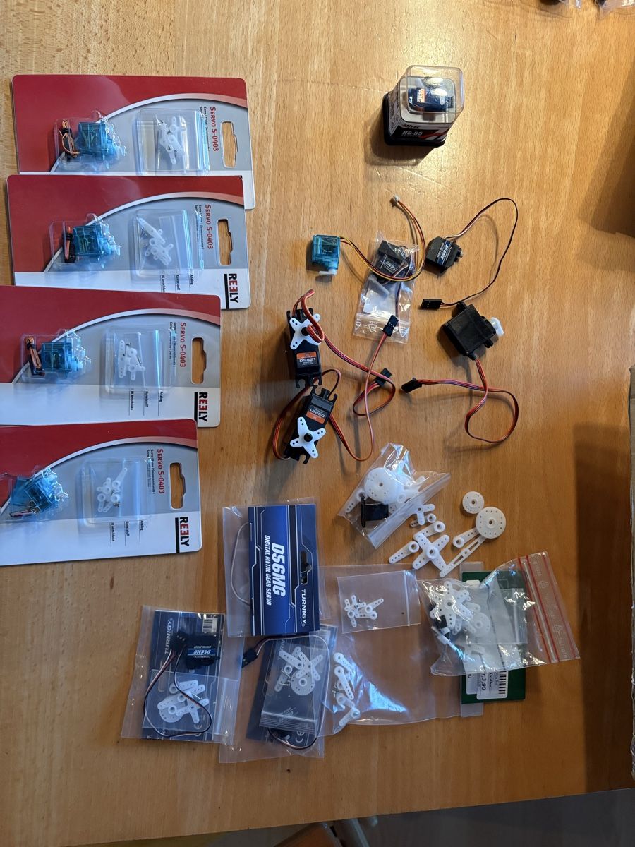 Modellismo RC: Servo – Usato da Ziefen venduto da Yves0